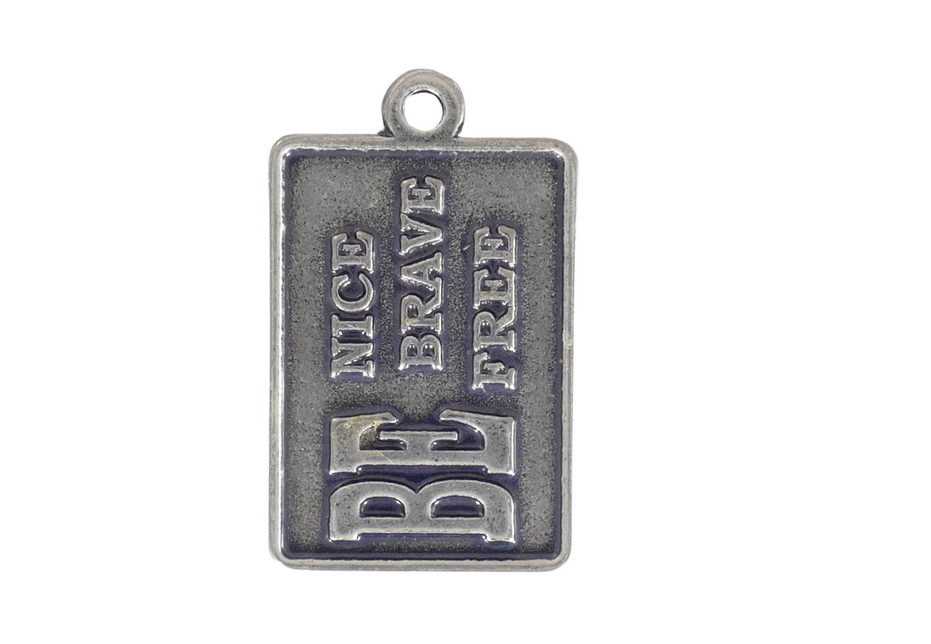 תליון מלבן be nice brave free ציפוי ניקל מאט 266